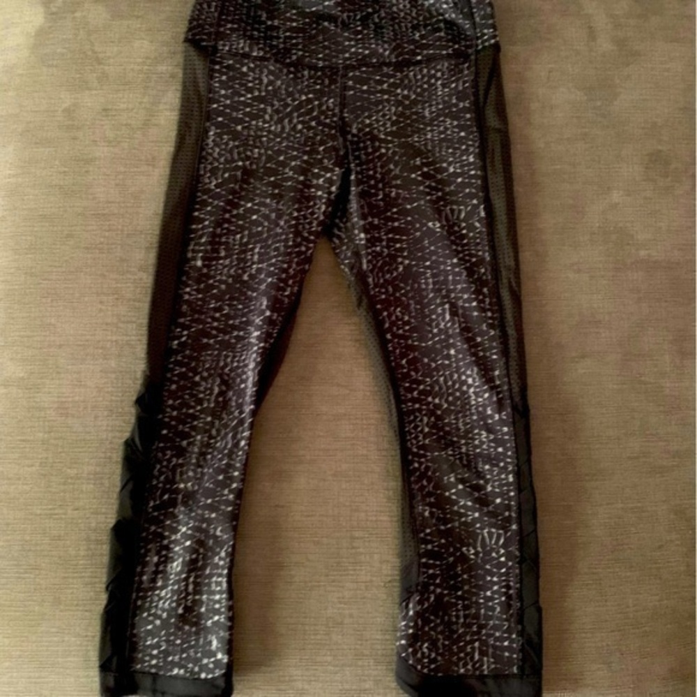 GUC Lululemon workout leggings